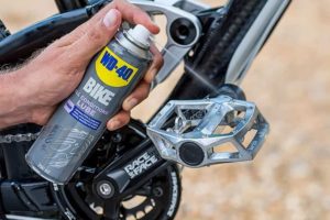 engrasar una bicicleta
