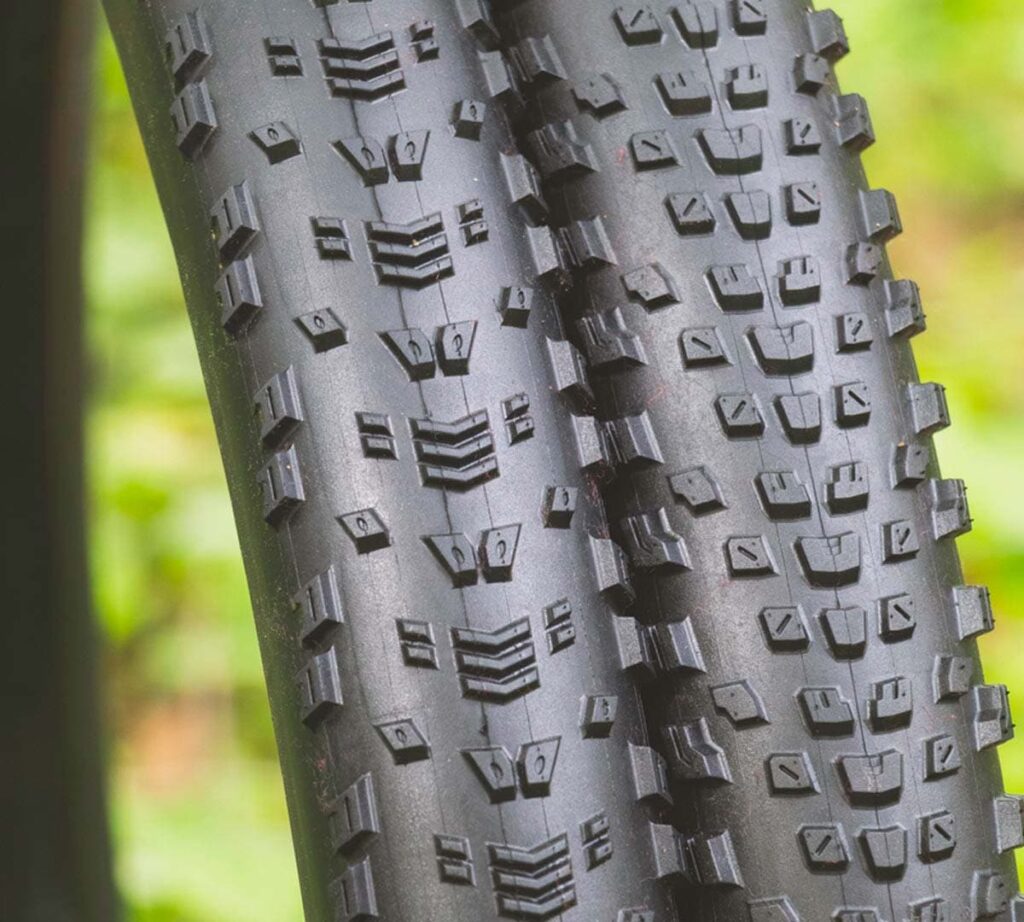 Mejores Cubiertas de MTB XC Cross Country para Terreno Seco 2025 (29 Pulgadas) 1 Maxxis Aspen y Rekon Race en version WT