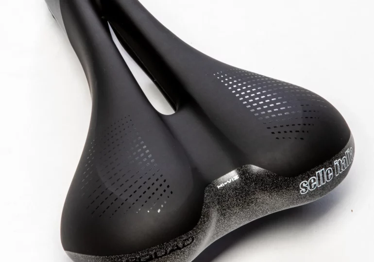 Así es el sillín Italia Squad Gel Flow perfecto para tus desplazamientos diarios 1 sillin italia squad gel flow scaled