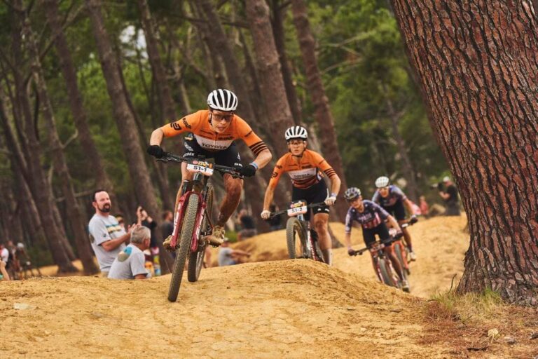 Langvad y Gómez siguen imbatibles: ¡6 de 6 en la Absa Cape Epic!
