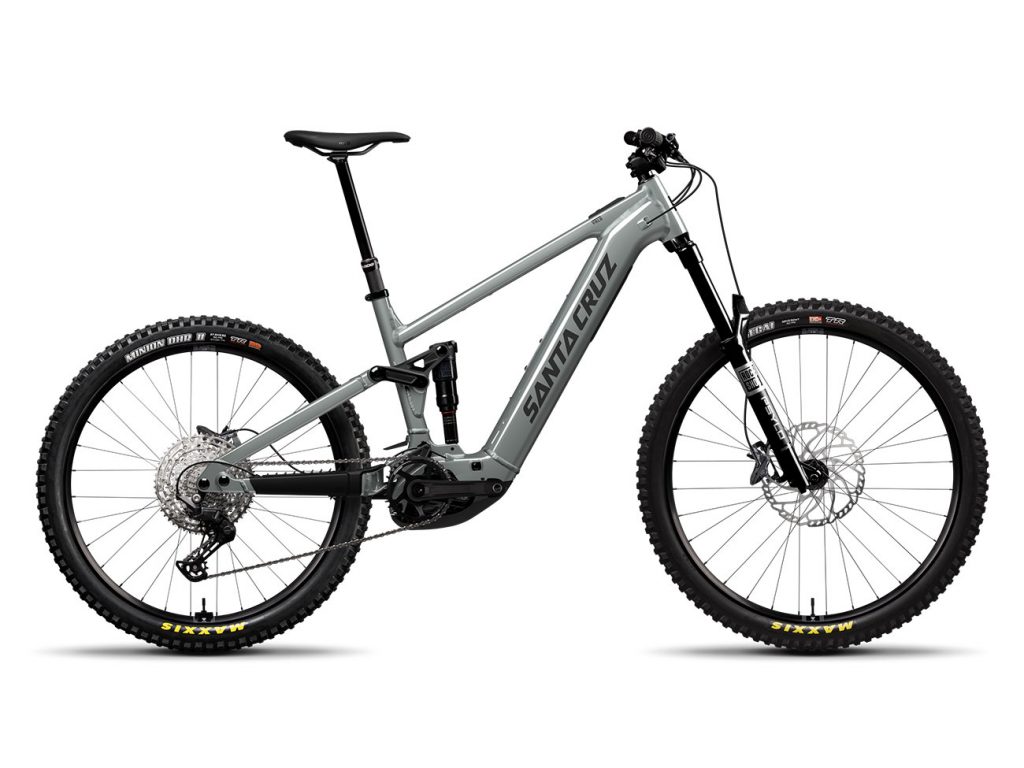 Santa Cruz Vala AL completa en acabado gris lunar, mostrando el conjunto final con todos los componentes integrados y el diseño equilibrado de la e-MTB premium