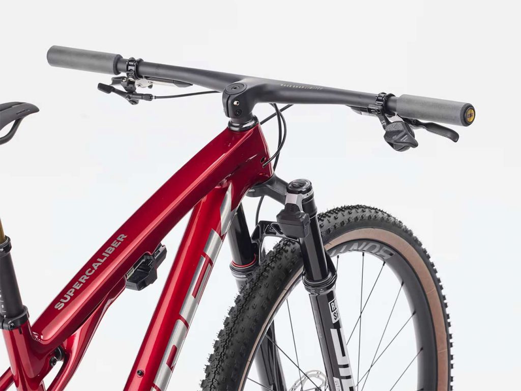 Detalle del sistema IsoStrut en Trek Supercaliber 2026