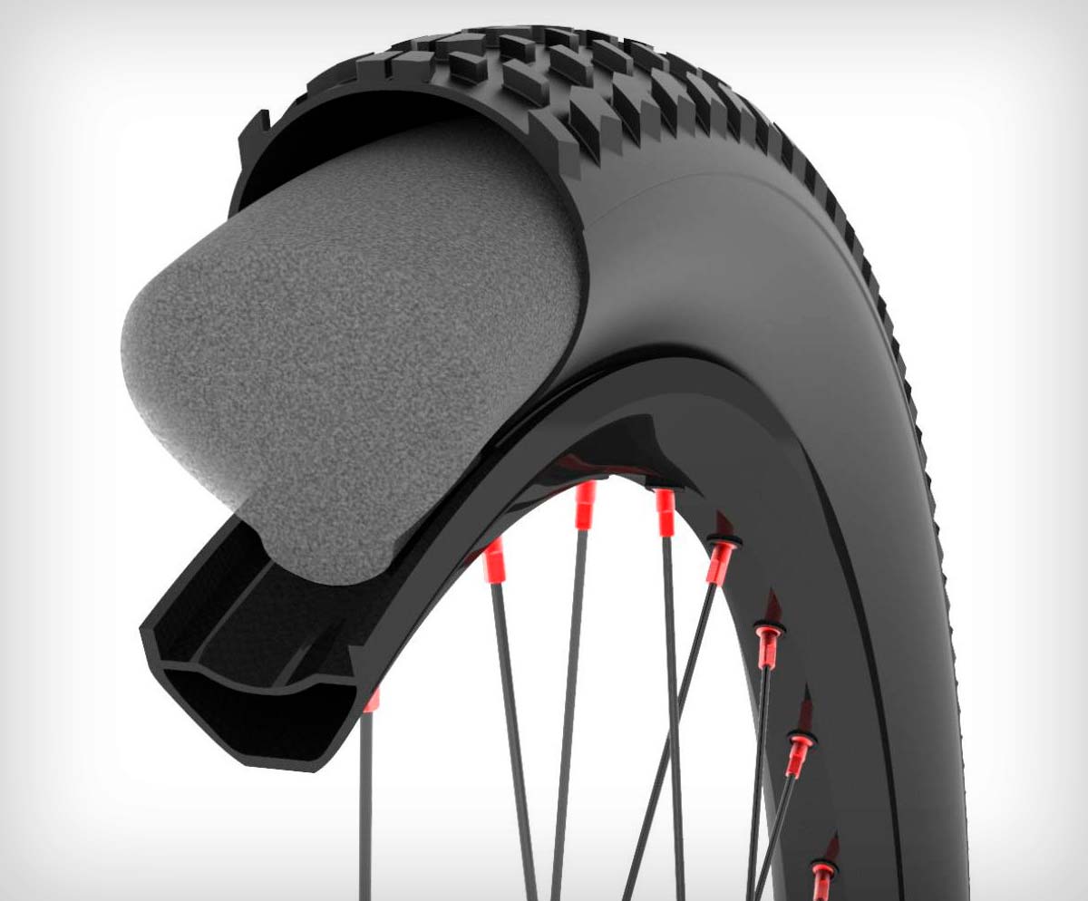 ¿Adiós a los Pinchazos en MTB? Mousse para Ruedas: Análisis, Pros y Contras 1 Diferentes tipos de mousse MTB instalados en ruedas