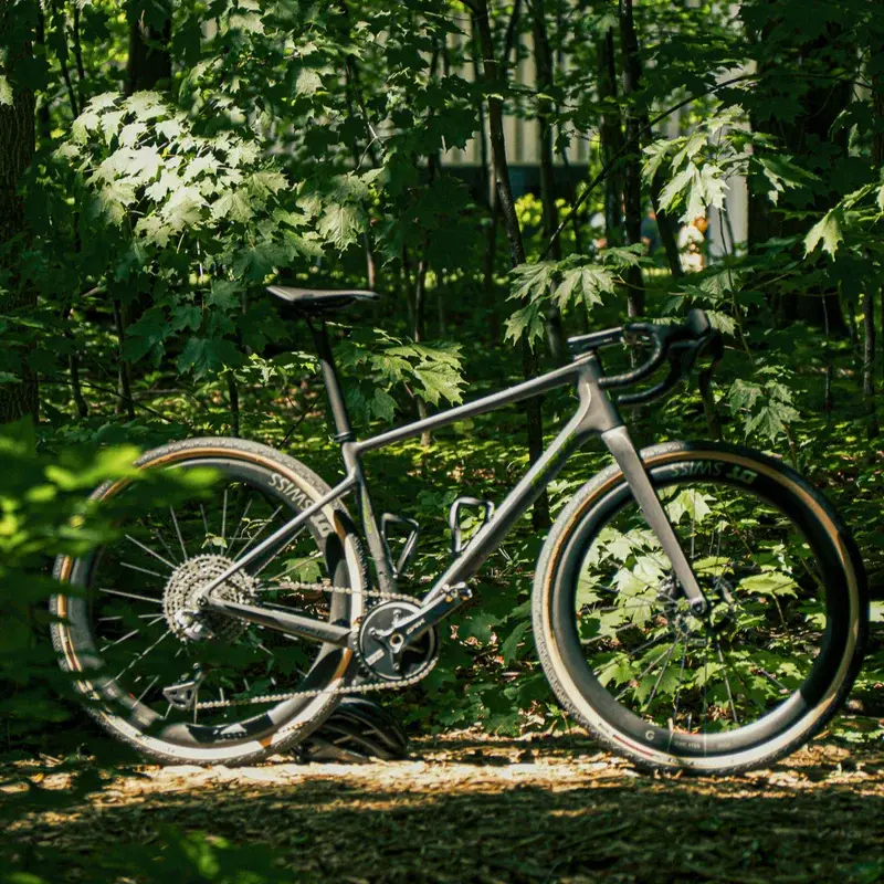 Parlee Taos: La revolución del gravel con ADN de montaña 2 Parlee Taos gravel Construccion de cuadro monocasco de carbono