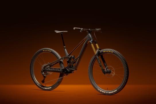 Orbea lanza una e-MTB ligera que rompe con la tendencia de potencia de la industria 1 2026 orbea rallon rs