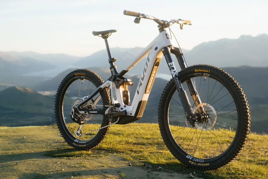 Pivot presenta la nueva Shuttle LT 2026 su e MTB mas radical y configurable hasta la fecha