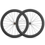 Juego de ruedas de carbono Bikepa perfil 55mm para ciclismo de carretera y gravel, montaje artesanal.